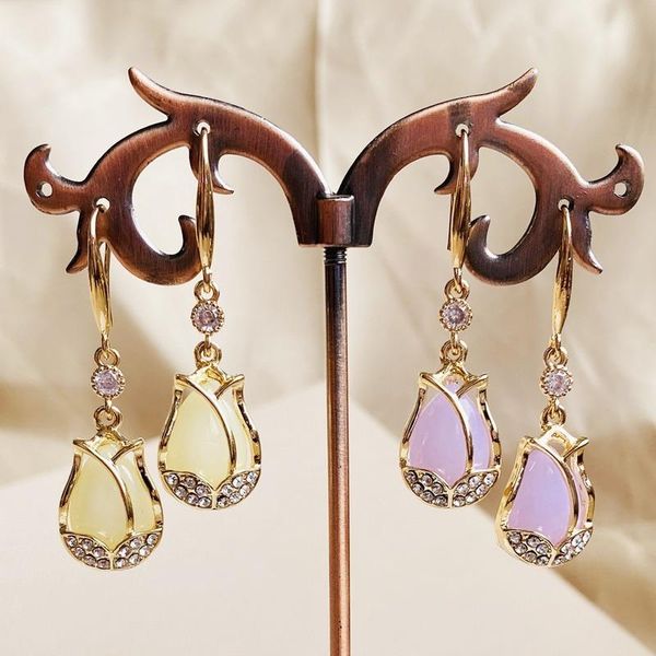 stud 2021 wholesale tulip long tassel flower earrings female high-end simple temperament show thin face earring trend, Golden;silver
stud 2021 wholesale tulip long tassel flower earrings female high-end simple temperament show thin face earring trend, Golden;silver