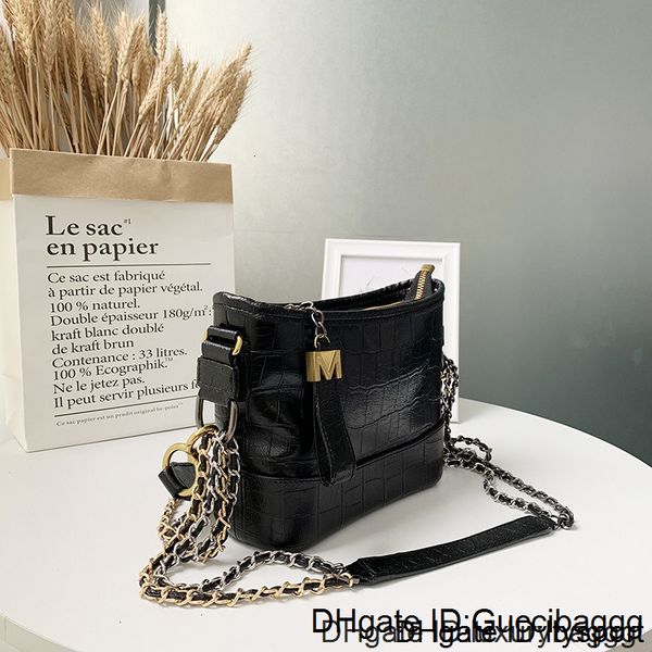 2020 ins over the fire small ck japan stray crocodile large capacity handbag bag 2019 new messenger
2020 ins over the fire small ck japan stray crocodile large capacity handbag bag 2019 new messenger