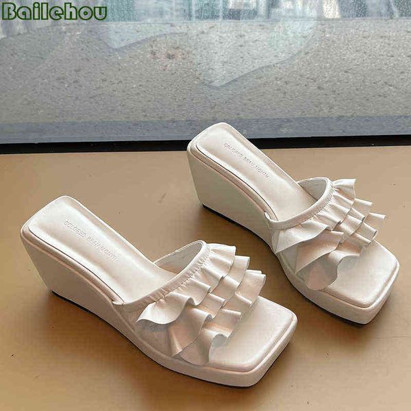 modern wedges slippers ladies slides rubber shoes high heels women 2022 new pleated flower female shoes for women sandals y220224, Black
modern wedges slippers ladies slides rubber shoes high heels women 2022 new pleated flower female shoes for women sandals y220224, Black