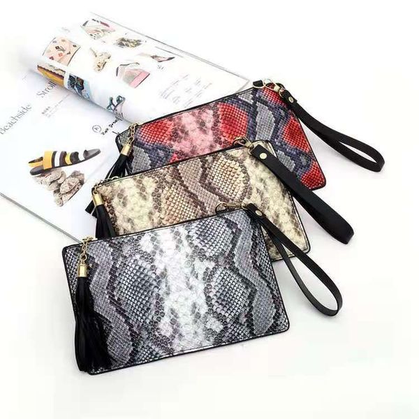 women clutch bag ladies large capacity coin purse female phone bag snake printed wallet envelope bag, Red;black
women clutch bag ladies large capacity coin purse female phone bag snake printed wallet envelope bag, Red;black