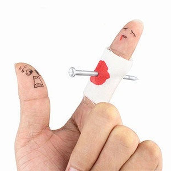2021 whole convenient new prank joke toy fake nail through finger trick halloween kids children gags practical jokes
2021 whole convenient new prank joke toy fake nail through finger trick halloween kids children gags practical jokes