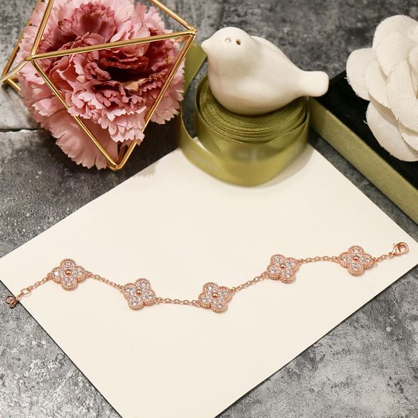 2019 new four leaf five flower long zircon pendant bracelet for women fashion designer brand designer jewelry for women, Golden;silver
2019 new four leaf five flower long zircon pendant bracelet for women fashion designer brand designer jewelry for women, Golden;silver