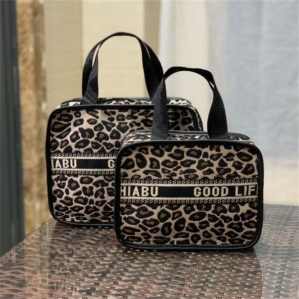 outlet sale 80% off new fan letter large capacity cosmetic storage portable washing women's mommy lunch box bag wholesale store
outlet sale 80% off new fan letter large capacity cosmetic storage portable washing women's mommy lunch box bag wholesale store