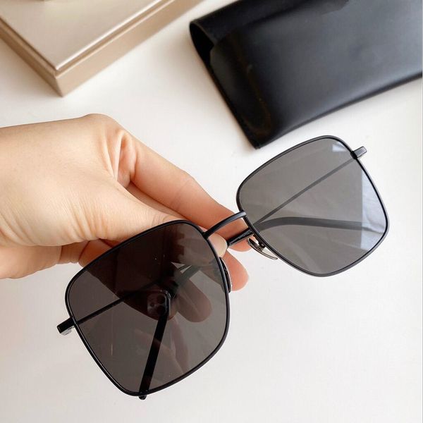 new 312 sunglasses fashion women deisnger popular square full frame uv400 lens summer style diamond frame come with case, White;black
new 312 sunglasses fashion women deisnger popular square full frame uv400 lens summer style diamond frame come with case, White;black