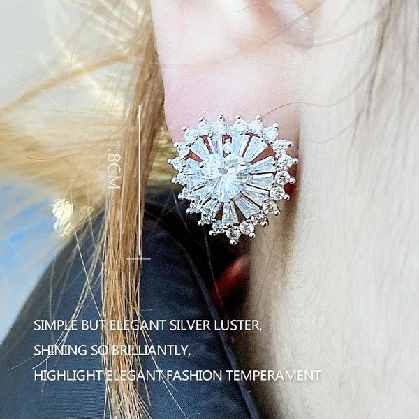 Korean Style Earrings Temperament Rhinestone Wedding Earrings Geometric Heart-shaped Ladies New Fashion Heart-shaped, Silver
Korean Style Earrings Temperament Rhinestone Wedding Earrings Geometric Heart-shaped Ladies New Fashion Heart-shaped, Silver