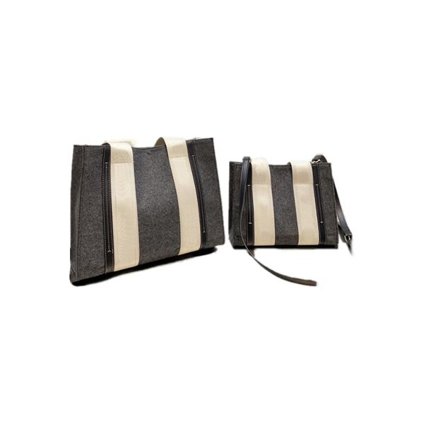 wholesale totes shoulder luxury handbags designer bags fashion book tote woman canvas crossbody nylon bag new fashion female purse
wholesale totes shoulder luxury handbags designer bags fashion book tote woman canvas crossbody nylon bag new fashion female purse