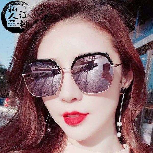новый звездный стиль круглые большие лица поляризованные солнцезащитные очки женские анти ультрафиолетовые корейские версии chaowanghong, Black
новый звездный стиль круглые большие лица поляризованные солнцезащитные очки женские анти ультрафиолетовые корейские версии chaowanghong, Black