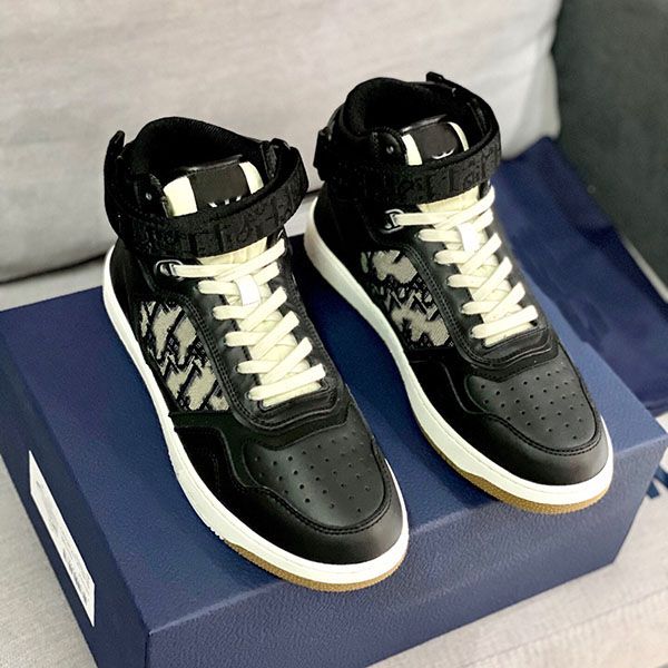 youth 2021 fashion footwear men's ladies jogging shoes sports stretch knitted lining leather casual shoes size 35-45, Black
youth 2021 fashion footwear men's ladies jogging shoes sports stretch knitted lining leather casual shoes size 35-45, Black