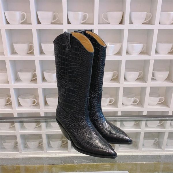 2020 women high boots genuine leather simple all-match non-slip pointed toe slip on motorcycle boot designer, Black 
2020 women high boots genuine leather simple all-match non-slip pointed toe slip on motorcycle boot designer, Black