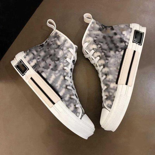 Vogue HIGH-TOP SNEAKERS With Fashion Design Classic Oblique Printing Logos Men Women Shoes Couple models, Black
Vogue HIGH-TOP SNEAKERS With Fashion Design Classic Oblique Printing Logos Men Women Shoes Couple models, Black