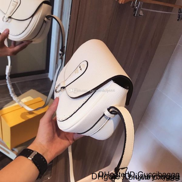 19ss brand new litchi pattern women bags sweet female shoulder crossbody ladies saddle bag luxury designer handbags
19ss brand new litchi pattern women bags sweet female shoulder crossbody ladies saddle bag luxury designer handbags