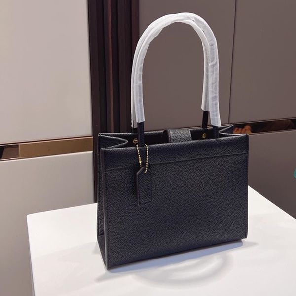 totes bag designer handbag luxury bags high-capacity handbags fashion brand high-quality genuine leather with exquisite packaging luxurious
totes bag designer handbag luxury bags high-capacity handbags fashion brand high-quality genuine leather with exquisite packaging luxurious