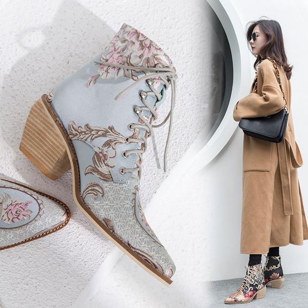 boots swyivy women wedding shoes 2021 fashion ethnic ankle chinese style embroider hand made luxury plus size 43, Black
boots swyivy women wedding shoes 2021 fashion ethnic ankle chinese style embroider hand made luxury plus size 43, Black