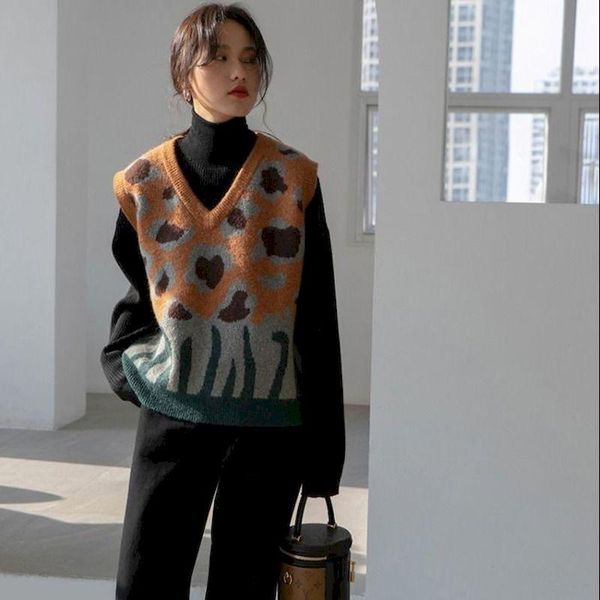 women's vests 2021 autumn and winter layered contrast color v-neck sweater knitted vest women korean for oversized, Black;white
women's vests 2021 autumn and winter layered contrast color v-neck sweater knitted vest women korean for oversized, Black;white