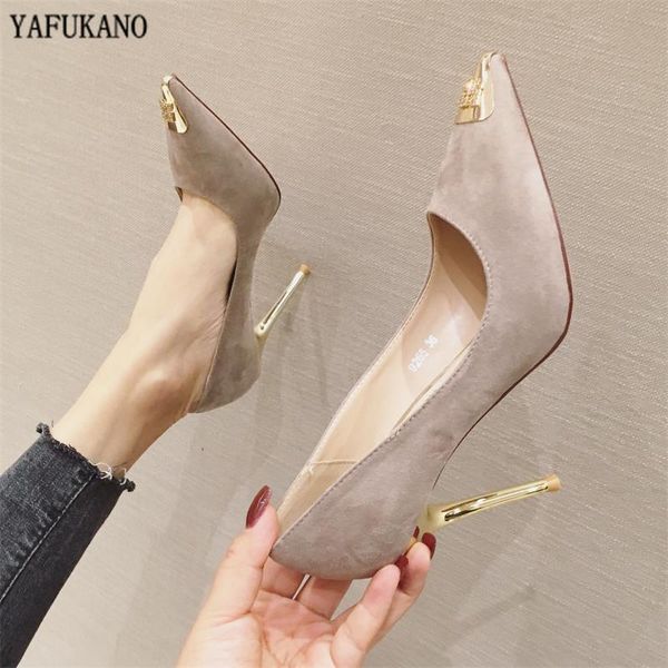 dress shoes spring metal head black work korean pointed toe pumps thin heels professional women's single classic high
dress shoes spring metal head black work korean pointed toe pumps thin heels professional women's single classic high