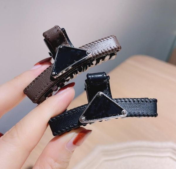 korea dongdaemun classic letter clamps temperament bangs wild headwear female fast delivery, Slivery;golden
korea dongdaemun classic letter clamps temperament bangs wild headwear female fast delivery, Slivery;golden