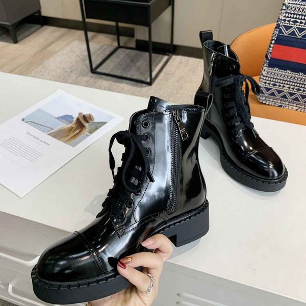 2020 new genuine leather women ankle booties embroidered laureate platform martin boots chunky heel star trail ankle boot auality, Black
2020 new genuine leather women ankle booties embroidered laureate platform martin boots chunky heel star trail ankle boot auality, Black