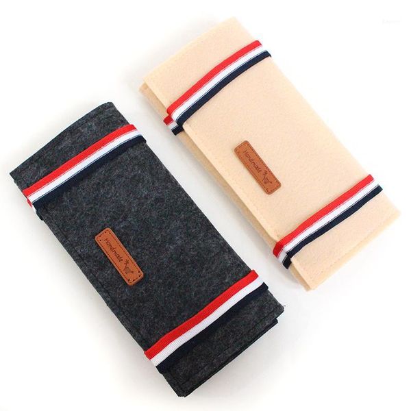 portable felt cloth jewelry roll storage bag earring necklaces bracelets rings folding pocket organizer travel home organization1
portable felt cloth jewelry roll storage bag earring necklaces bracelets rings folding pocket organizer travel home organization1