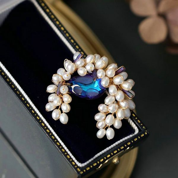 sinzry creative handmade jewelry natural freshwater pearl crystal sweater elegant brooches pin women's fashion jewelry 201009, Gray
sinzry creative handmade jewelry natural freshwater pearl crystal sweater elegant brooches pin women's fashion jewelry 201009, Gray