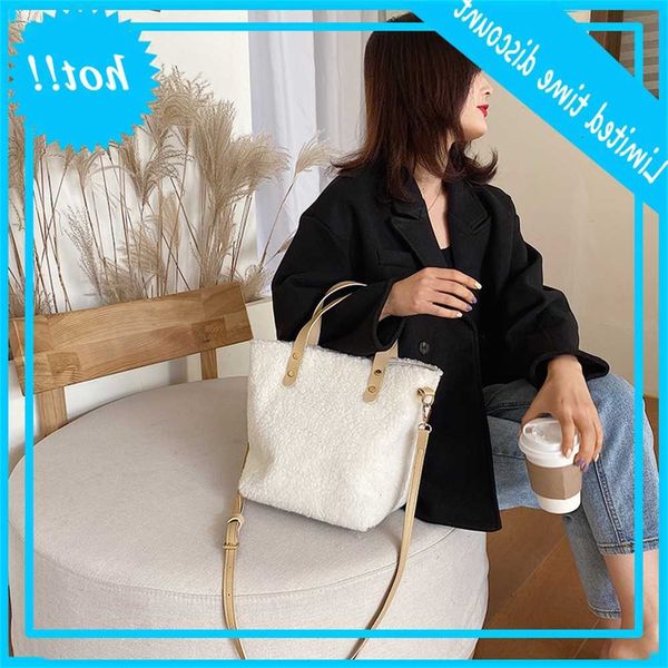2020 winter new imitation lamb hair portable shoulder korean canvas origin fashion women's bag
2020 winter new imitation lamb hair portable shoulder korean canvas origin fashion women's bag