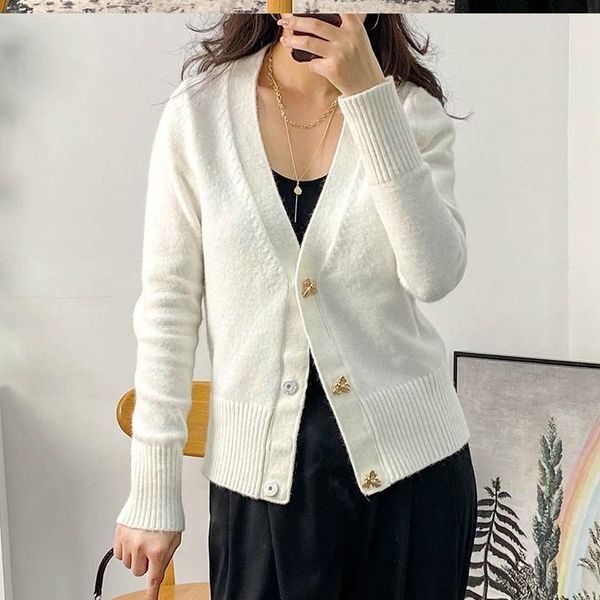 women's knits & tees women sweater 2021 autumn and winter white v-neck loose soft waxy long-sleeved bee knitted cardigan
women's knits & tees women sweater 2021 autumn and winter white v-neck loose soft waxy long-sleeved bee knitted cardigan
