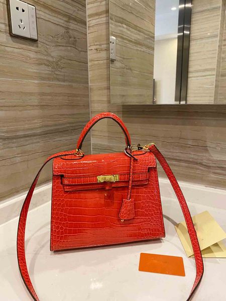 designer luxury handbags purses montaigne bag women tote brand letter embossing genuine shoulder bags
designer luxury handbags purses montaigne bag women tote brand letter embossing genuine shoulder bags