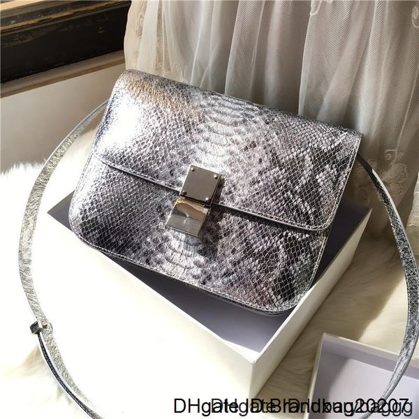 snake elegant2019 bean silver curd temperament cowhide single shoulder span small square genuine leather woman package, Black;red
snake elegant2019 bean silver curd temperament cowhide single shoulder span small square genuine leather woman package, Black;red