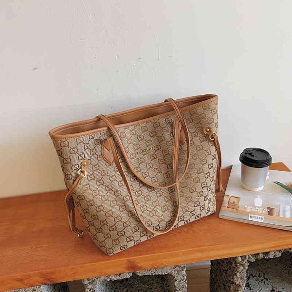 2022 latest models handbag wholesale autumn high capacity bag women's commuting one shoulder bag
2022 latest models handbag wholesale autumn high capacity bag women's commuting one shoulder bag