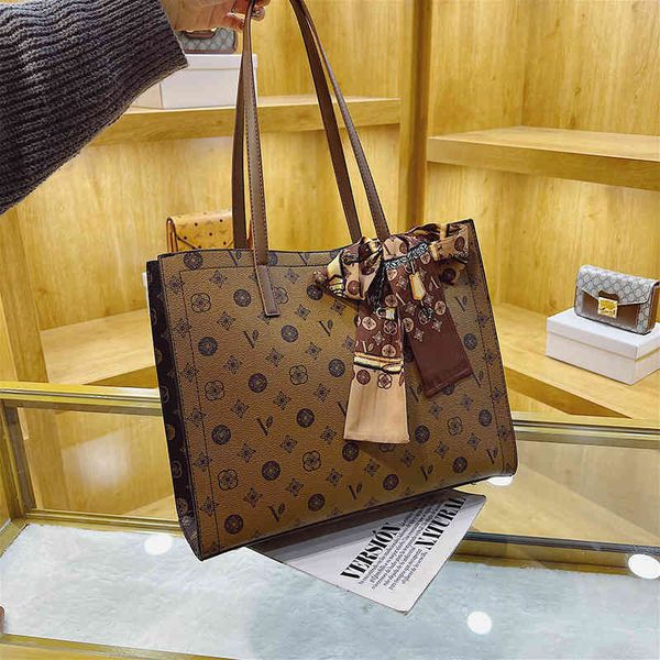 2022 factory wholesale versatile tote bag trendy texture foreign style handbag large capacity high-grade underarm shoulder bag
2022 factory wholesale versatile tote bag trendy texture foreign style handbag large capacity high-grade underarm shoulder bag