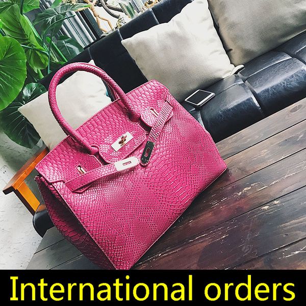 crocodile pattern birkin bag big bag 2020 новые модные женские сумки мода европейский и американский стиль одиночные плеча корзинжон женская
crocodile pattern birkin bag big bag 2020 новые модные женские сумки мода европейский и американский стиль одиночные плеча корзинжон женская