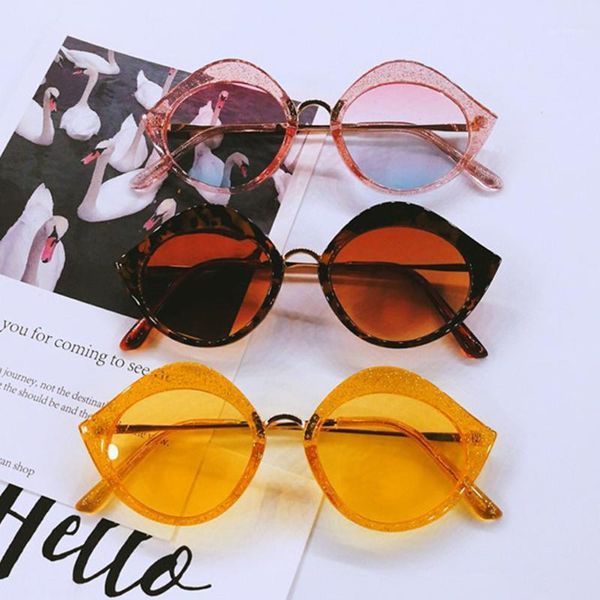 new arrival 2020 hip hop style metal lip shape cateye sunglasses women cute yellow pink glitter shiny glasses clear lunette1, White;black
new arrival 2020 hip hop style metal lip shape cateye sunglasses women cute yellow pink glitter shiny glasses clear lunette1, White;black