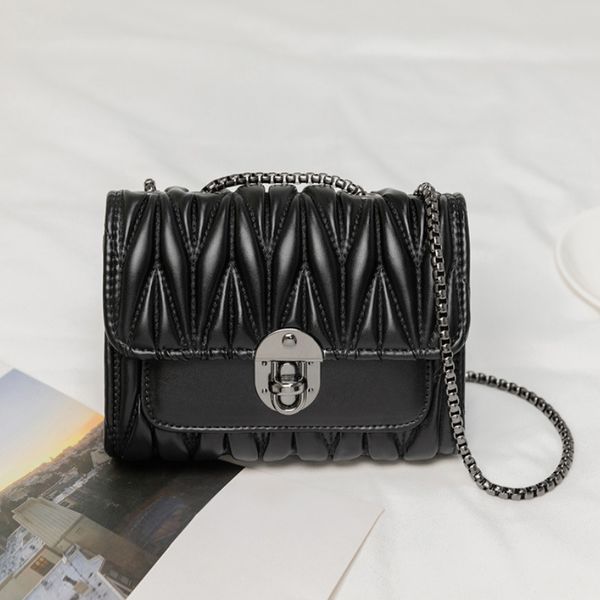messenger bag ladies chain black hand shoulder simple fashion fold small square bag
messenger bag ladies chain black hand shoulder simple fashion fold small square bag