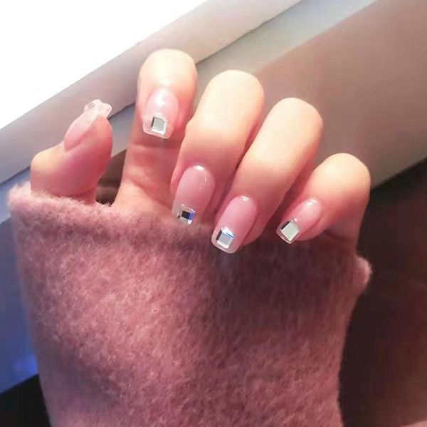 false nails ultra-thin diamond-encrusted accessories fake press on french tips nail art, Red;gold
false nails ultra-thin diamond-encrusted accessories fake press on french tips nail art, Red;gold