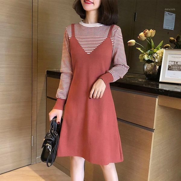 2020 new autumn women fake two pieces elastic waist knitted sweater vestidos female fashion striped slim a line dresses w1371, White;black
2020 new autumn women fake two pieces elastic waist knitted sweater vestidos female fashion striped slim a line dresses w1371, White;black