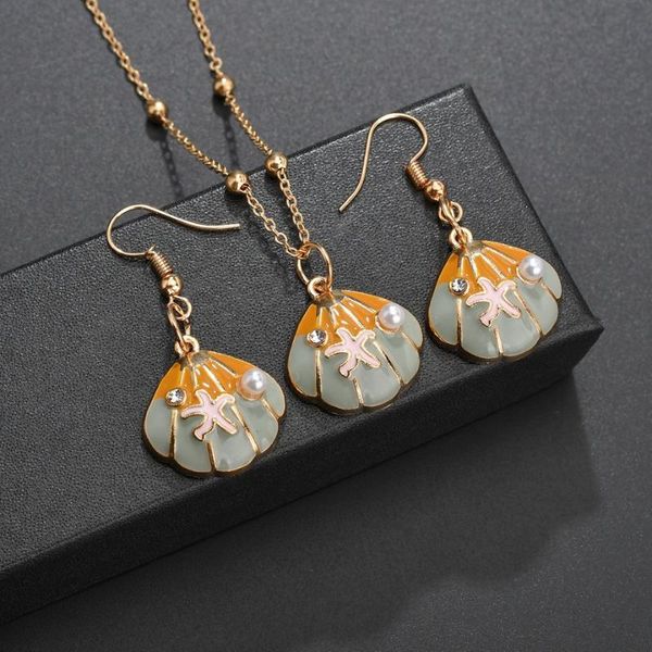 chains 3 pcs/set bohemia shell pendant necklace set with alloy for women pink sweater chain jewelry wholesale, Silver
chains 3 pcs/set bohemia shell pendant necklace set with alloy for women pink sweater chain jewelry wholesale, Silver