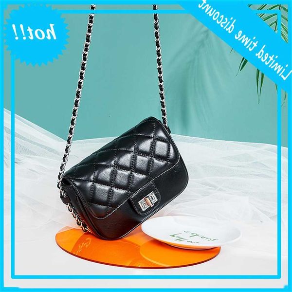 women 2021 new fashion versatile leather small fragrance rhombic chain texture messenger bag
women 2021 new fashion versatile leather small fragrance rhombic chain texture messenger bag