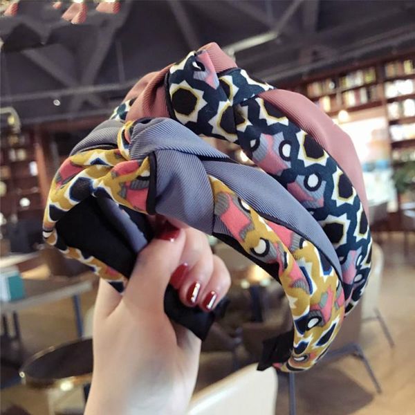 hair accessories hairbands go out, simple wash your face, headbands, wide edges, press hair, fashion accessories, headdress girls
hair accessories hairbands go out, simple wash your face, headbands, wide edges, press hair, fashion accessories, headdress girls