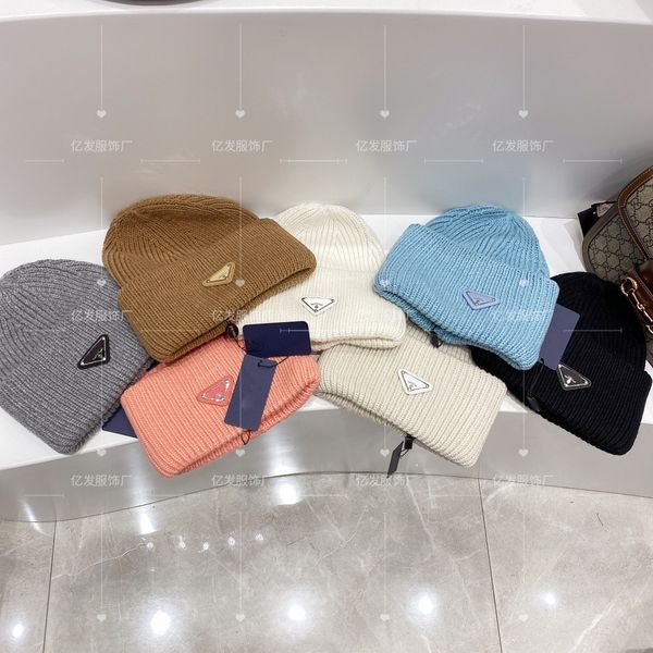 luxury hat p family trend thickened warm knitted men's and women's handsome street p foreign light luxury cold hat, Black;white
luxury hat p family trend thickened warm knitted men's and women's handsome street p foreign light luxury cold hat, Black;white