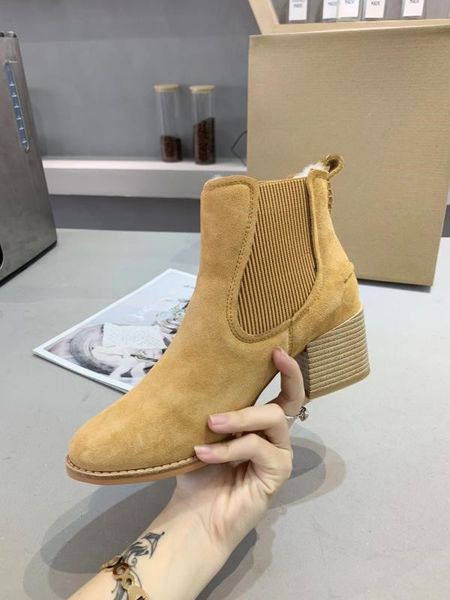designer 2020 fashion winter small heel shoes interior australian wool exquisite design women's shoes, Black
designer 2020 fashion winter small heel shoes interior australian wool exquisite design women's shoes, Black