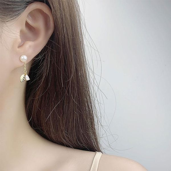 s925 silver pearl leaf tassel eardrop female simple design sense fresh air earrings 2021 new style, Golden;silver
s925 silver pearl leaf tassel eardrop female simple design sense fresh air earrings 2021 new style, Golden;silver