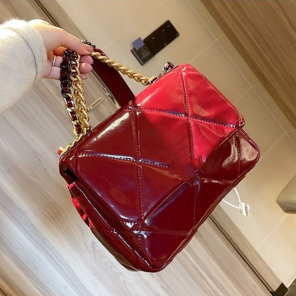 2020 new messenger bag rhombus chain shoulder bag luxury original single fashion design classic all-match female bag ing, Black
2020 new messenger bag rhombus chain shoulder bag luxury original single fashion design classic all-match female bag ing, Black