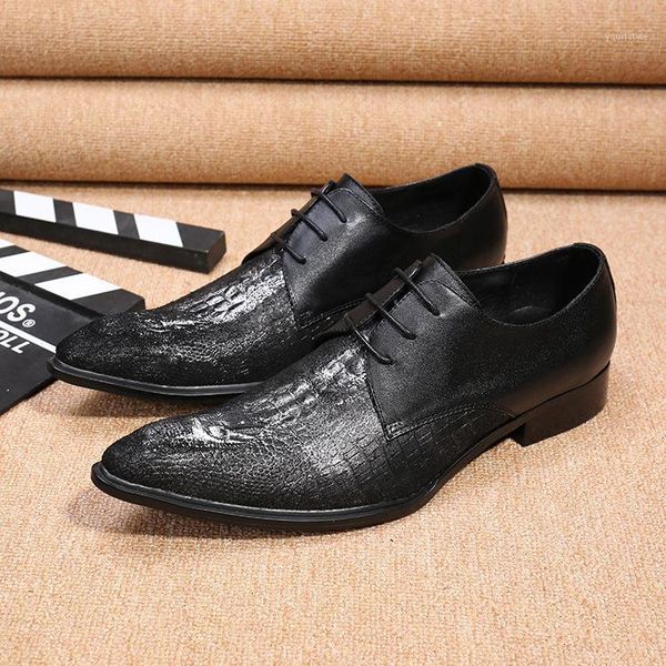 autumn and winter brock carved leather shoes leather business casual men's tide shoes british wind men's flat casual1, Black
autumn and winter brock carved leather shoes leather business casual men's tide shoes british wind men's flat casual1, Black