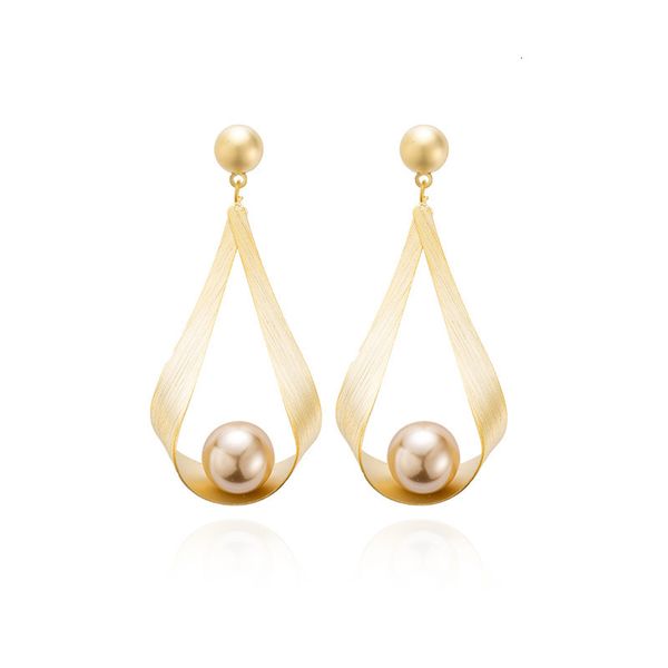 style exaggeration asian gold drop earrings pearl temperament versatile earrings female geometric personality earrings female, Golden
style exaggeration asian gold drop earrings pearl temperament versatile earrings female geometric personality earrings female, Golden
