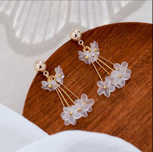 2020 the new european-korean fairies white flower tassel earrings spring s925 fresh and sweet 498, Golden;silver
2020 the new european-korean fairies white flower tassel earrings spring s925 fresh and sweet 498, Golden;silver