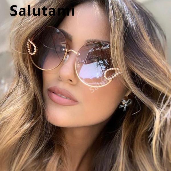 sunglasses 2021 women elegant brand alloy rimless crystal decoration sun glasses female retro chic circle gradient shades, White;black
sunglasses 2021 women elegant brand alloy rimless crystal decoration sun glasses female retro chic circle gradient shades, White;black