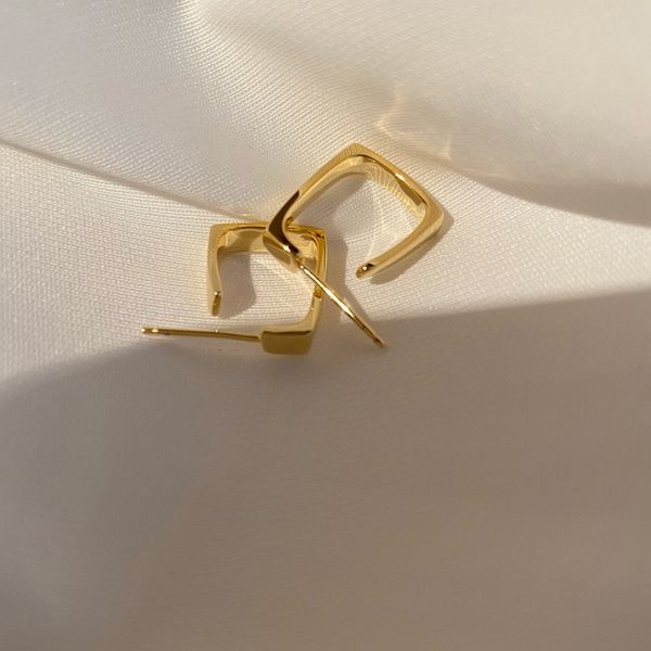 fashion 925 silver needle european and american trendy earrings geometric metal ear ring fashion earrings internet new trending earrings, Golden
fashion 925 silver needle european and american trendy earrings geometric metal ear ring fashion earrings internet new trending earrings, Golden