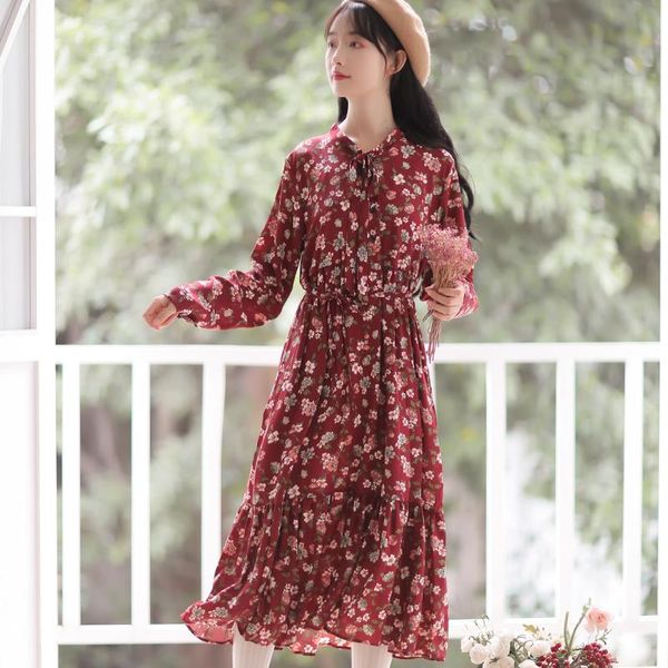 casual dresses sleeve 2021 autumn women vintage waist chiffon long floral dress slim retro elegant female, Black;gray
casual dresses sleeve 2021 autumn women vintage waist chiffon long floral dress slim retro elegant female, Black;gray