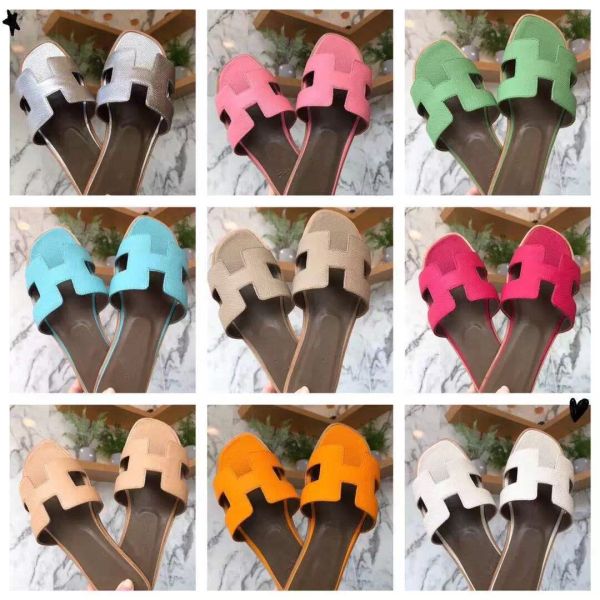 2022 designers slides flip flops classic flat slippers fashion women casual sandals summer leather beach shoes ladies open toe size 35-42, Black
2022 designers slides flip flops classic flat slippers fashion women casual sandals summer leather beach shoes ladies open toe size 35-42, Black
