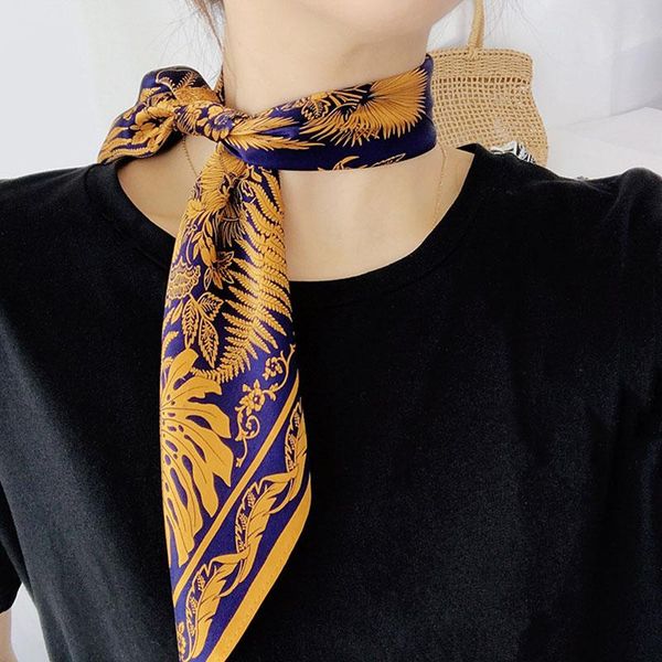 scarves 100% silk scarf women fashion retro small neckerchief shawl bandana printed wraps female 53*53 cm square neck for ladies, Blue;gray
scarves 100% silk scarf women fashion retro small neckerchief shawl bandana printed wraps female 53*53 cm square neck for ladies, Blue;gray