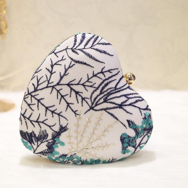 new arrival 2020 fashion hanfu ancient floral dinner dress banquet with inclined female crossbody embroidery handbag
new arrival 2020 fashion hanfu ancient floral dinner dress banquet with inclined female crossbody embroidery handbag